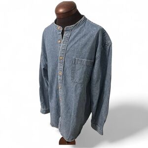 Eddie Bauer Men’s XL Blue Denim Shirt Relaxed Fit Cotton Button Collar Casual LS